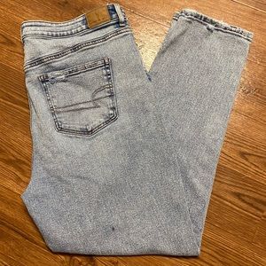 American Eagle high rise Mom jeans